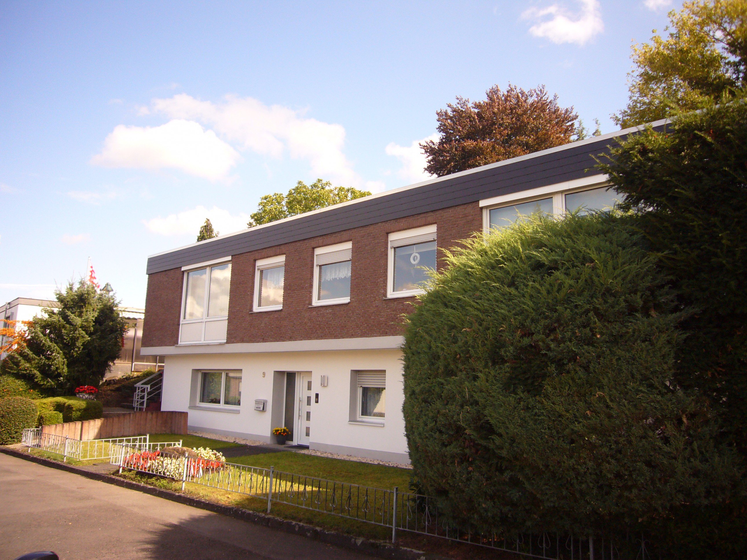 Foto Einfamilienhaus in Koblenz mit ELW