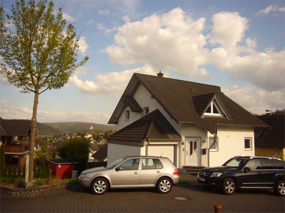 049 Stra�enansicht2 Einfamilienhaus Rhens