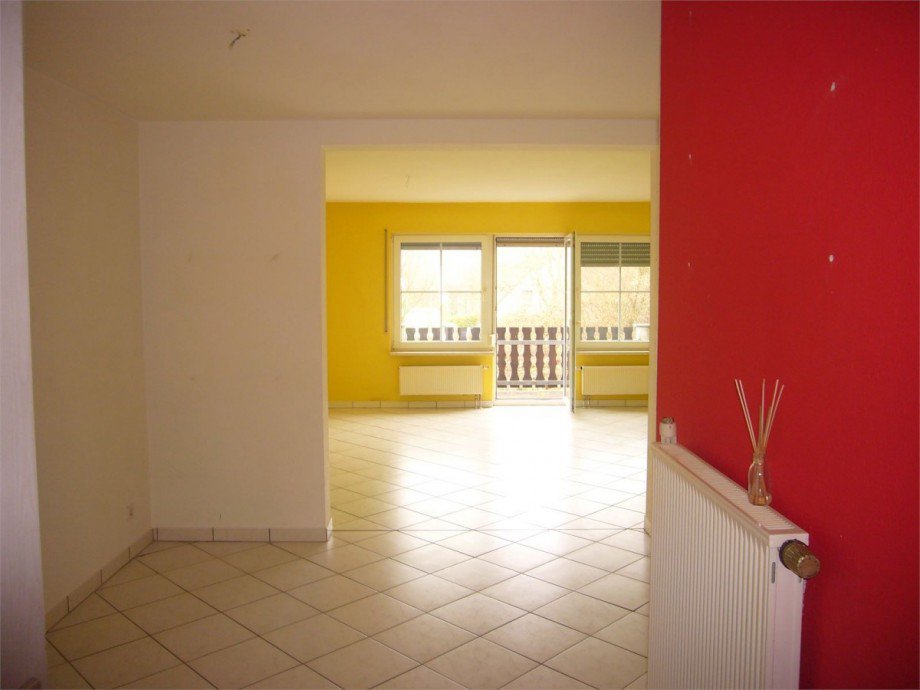 001 Diele, Wohnzimmer, Balkon Erdgeschosswohnung N�rtershausen
