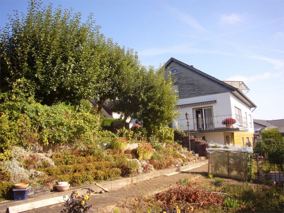 019 Seitenansicht Einfamilienhaus Lonnig