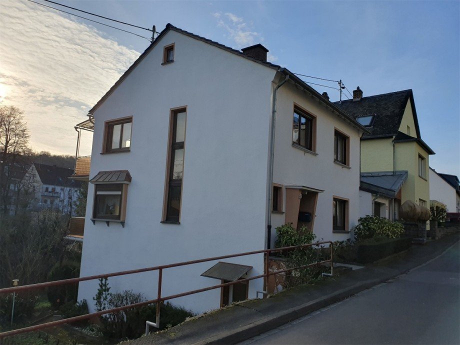 Ansicht Stra�e 01 Einfamilienhaus Rhens