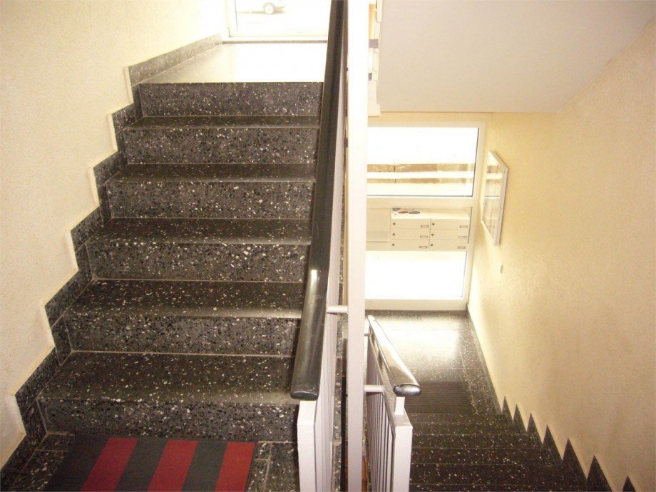 050 Treppenhaus Etagenwohnung Koblenz