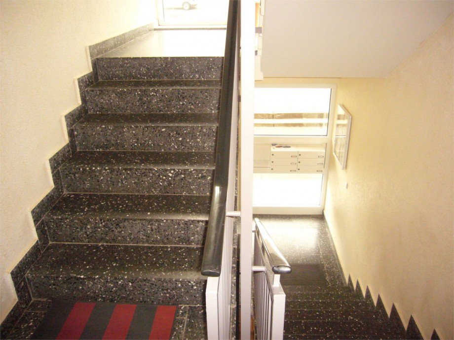 050 Treppenhaus Etagenwohnung Koblenz