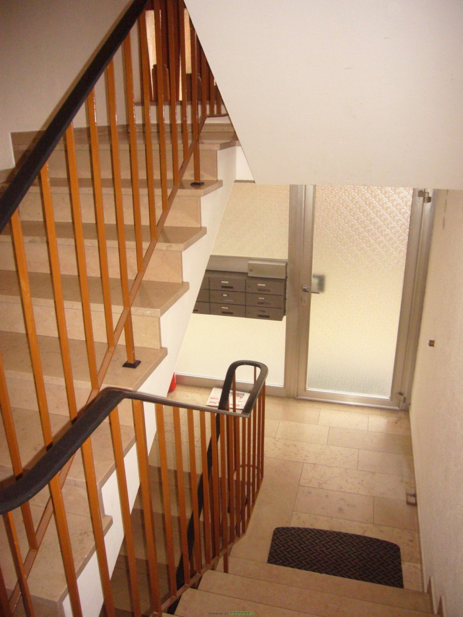 067 Treppenhaus Mehrfamilienhaus Lahnstein