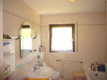 026 Badezimmer Eigentumswohnung mit Balkon und Carport in Lahnstein H�henlage