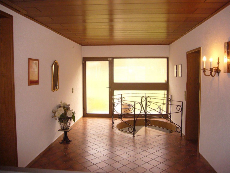 077 Eingangsbereich EG Zweifamilienhaus Nievern