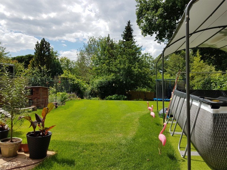 Garten im Sommer 1 Koblenz - Horchheimer H�he Einfamilienhaus Reiheneckhaus in Traumlage Koblenz-Horchheimer H�he