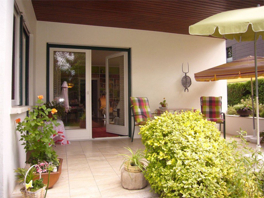 014 Terrasse mit Blick in das Einfamilienhaus Koblenz