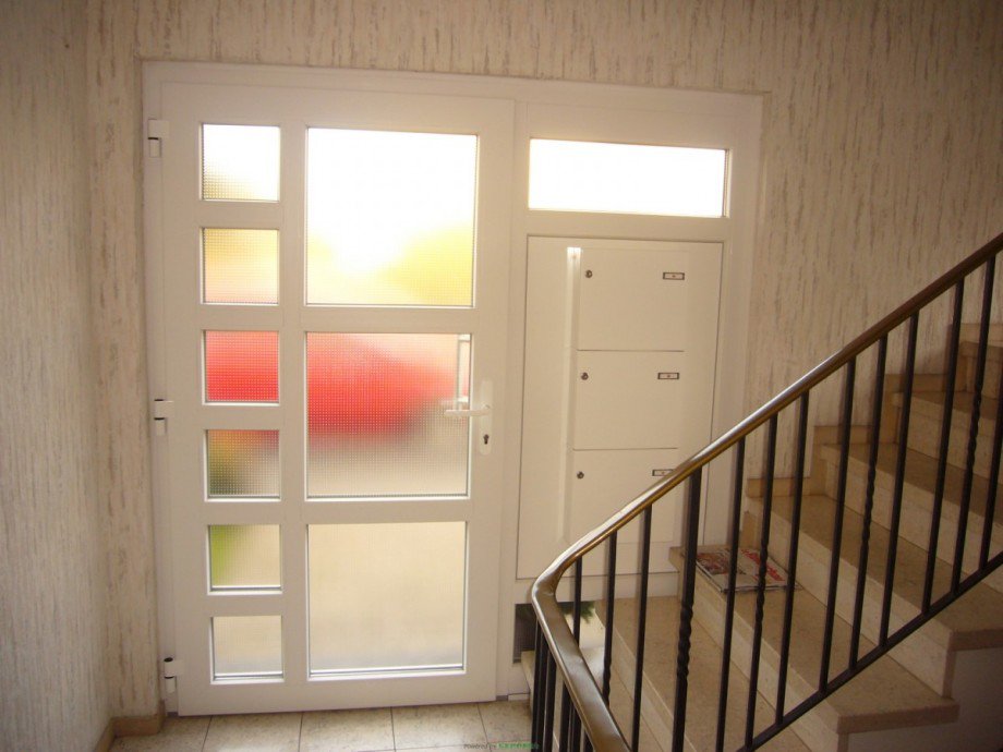 064 Eingangsbereich Mehrfamilienhaus Bendorf