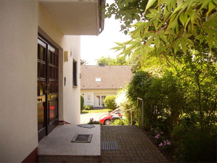 015 Eingangsbereich au�en Etagenwohnung Lahnstein