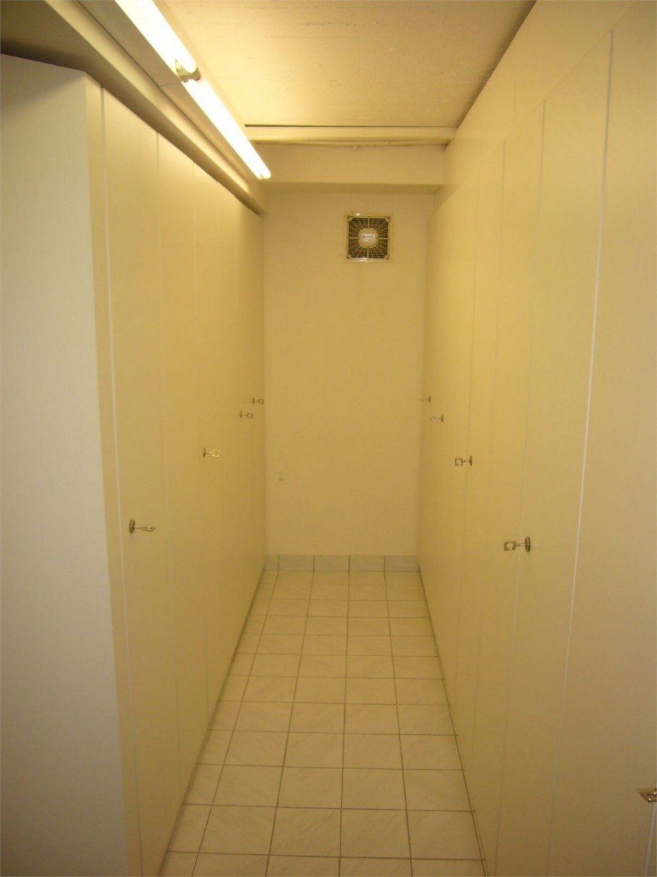 035 Einbauschr�nke Keller Reihenhaus Koblenz
