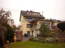 P1240785 R�ckansicht Anlageobjekt - Freistehendes Mehrfamilienhaus in Rhens