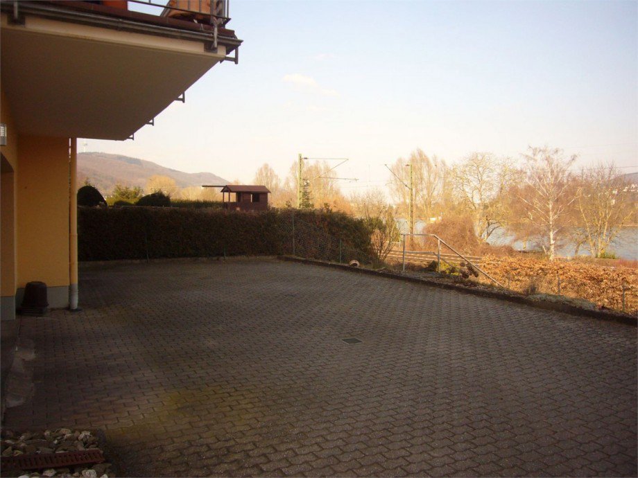 015 Fl�che hinter dem Haus Etagenwohnung Rhens