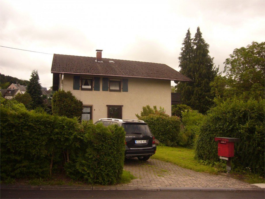 Stra�enansicht Einfamilienhaus Hillscheid