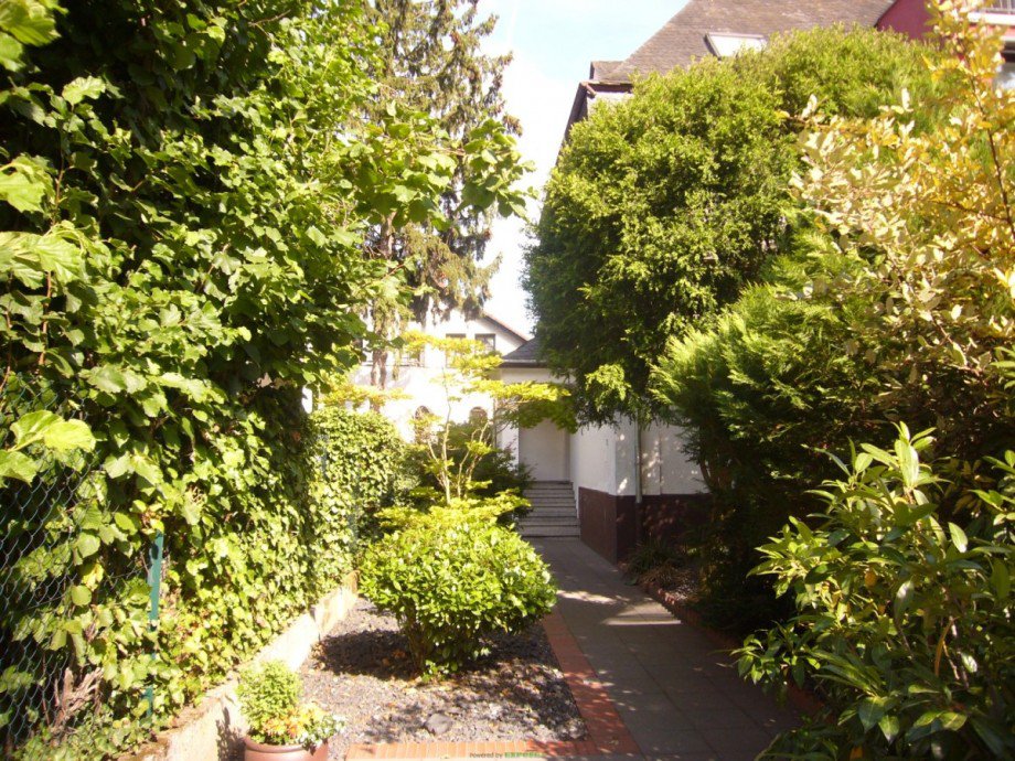 020 Eingangsbereich aussen Etagenwohnung Koblenz