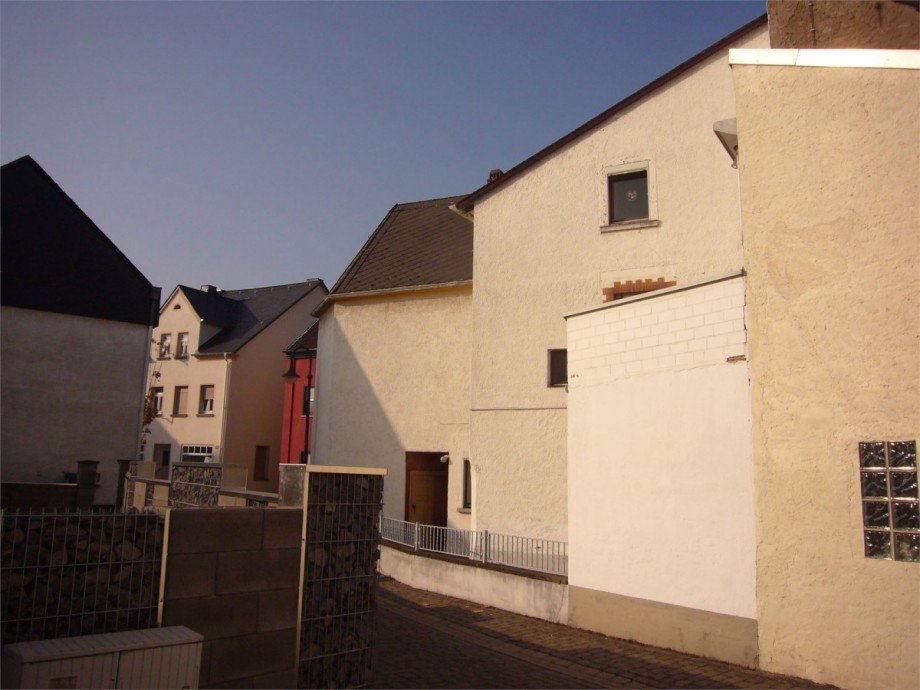 036 Seitenansicht Zweifamilienhaus Urmitz