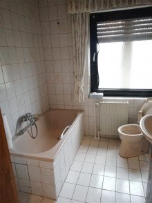 Bad Freistehendes Einfamilienhaus in Eitelborn