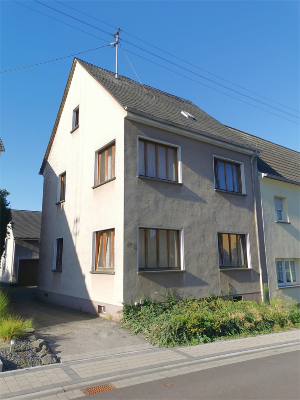 01 Ochtendung - Ochtendung Einfamilienhaus Einfamilienhaus mit Potenzial in zentraler Lage von Ochtendung