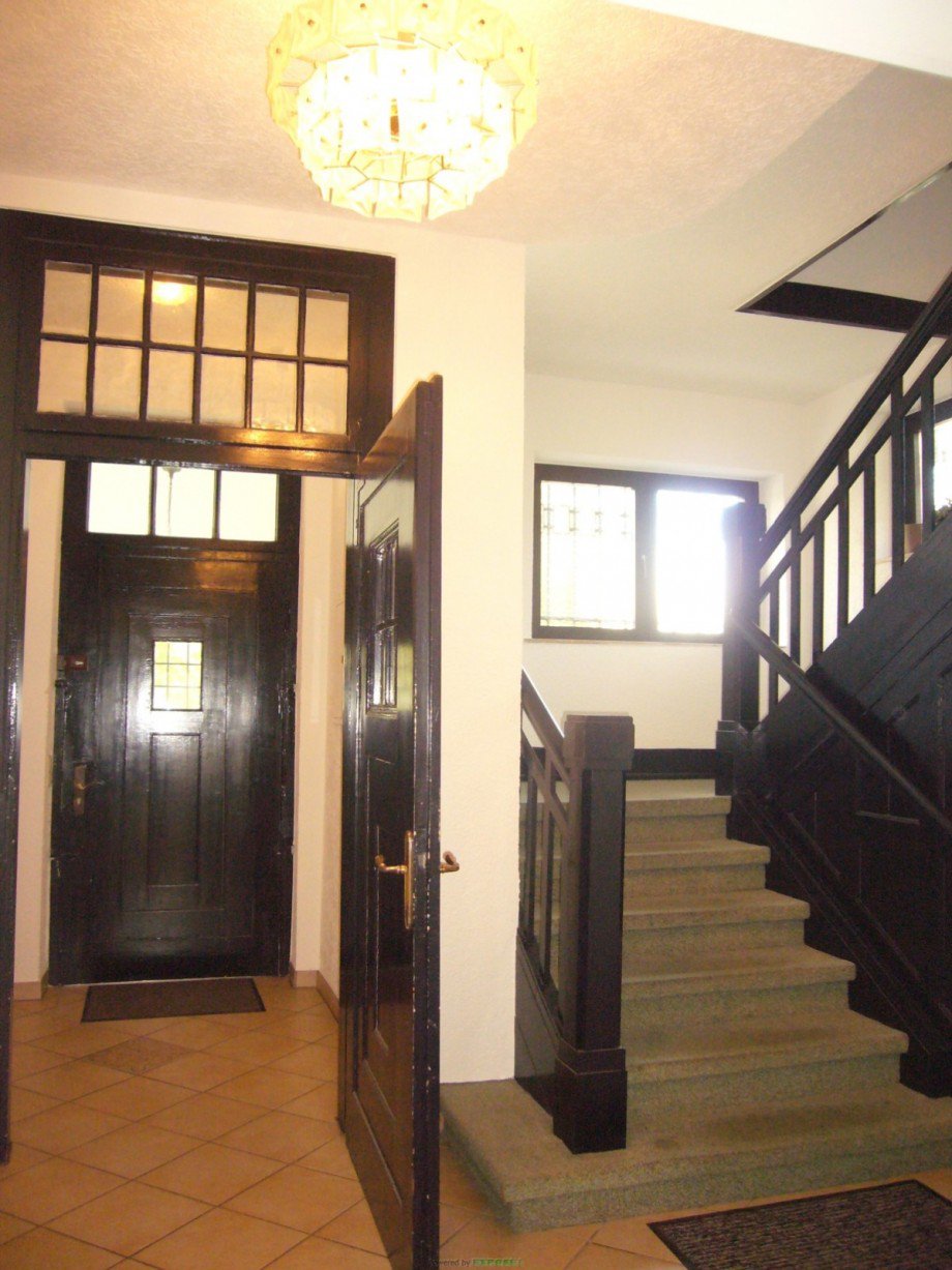 034 Eingangsbereich innen Etagenwohnung Koblenz