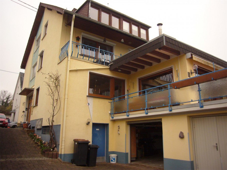 P1240787 Garage Mehrfamilienhaus Rhens