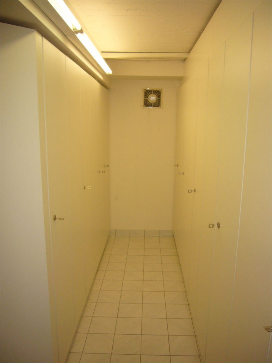 035 Einbauschr�nke Keller Reihenhaus Koblenz