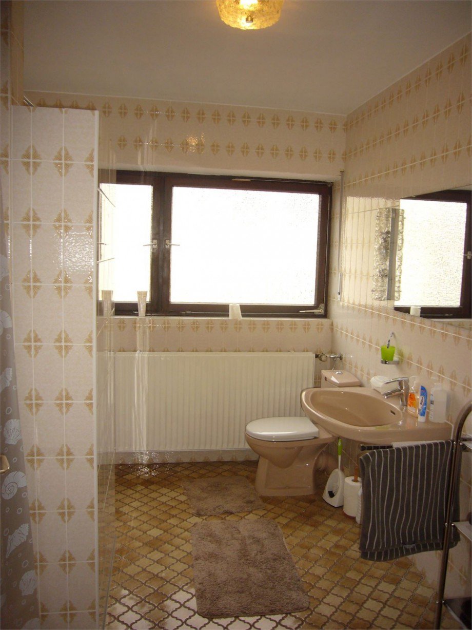 069 Badezimmer EG Zweifamilienhaus Nievern