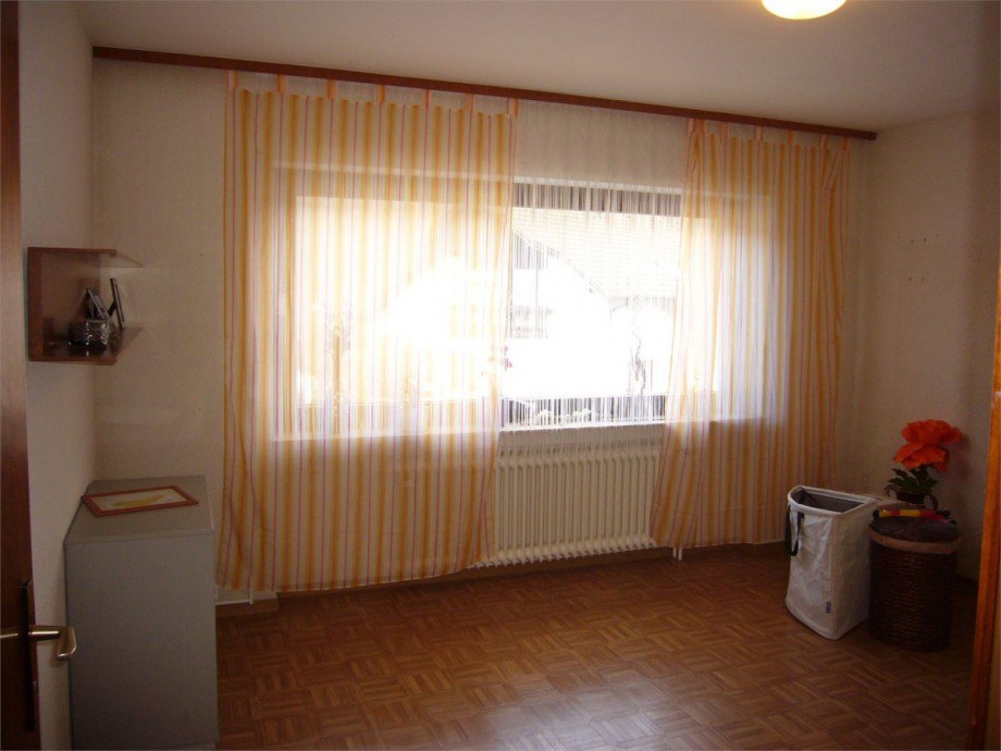 067 Zimmer EG Zweifamilienhaus Nievern