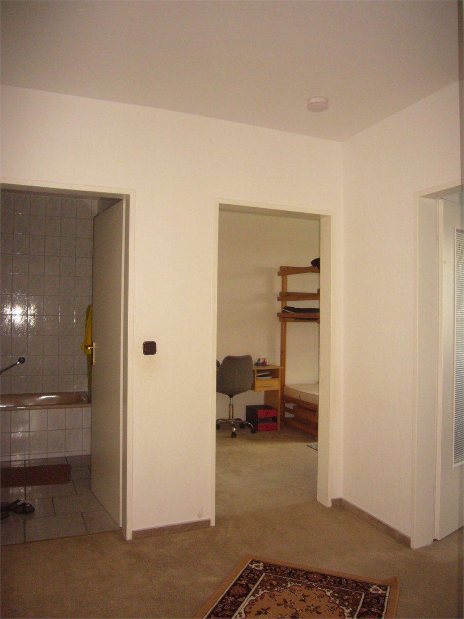 012 Flur 2. Ebene Etagenwohnung Koblenz