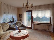 Wohnzimmer Freistehendes Einfamilienhaus in Rhens