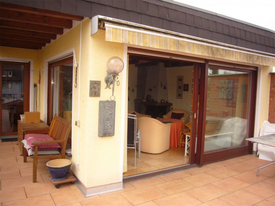 P1240792 Terrasse1 Mehrfamilienhaus Rhens