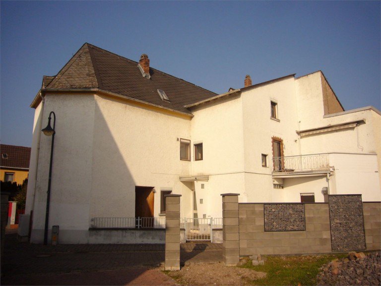 039 Vorderansicht Urmitz - Urmitz Zweifamilienhaus Wohnen in zentraler Lage von UrmitzRhein - kleines Zweifamilienhaus