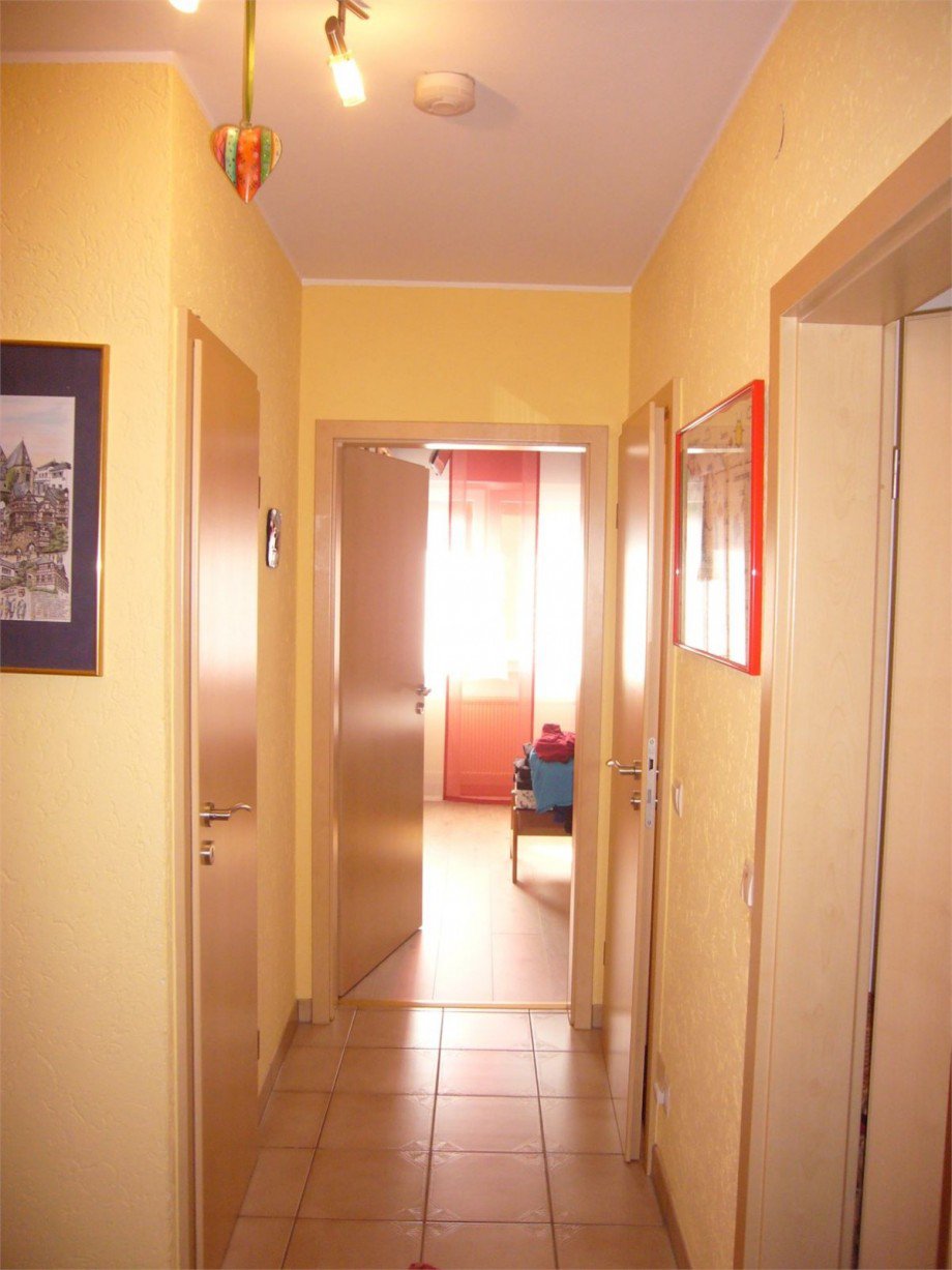 023 Flur Etagenwohnung Rhens