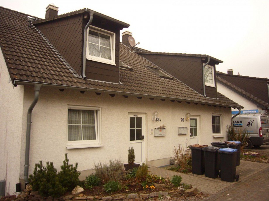 048 Stra�enansicht Erdgeschosswohnung N�rtershausen