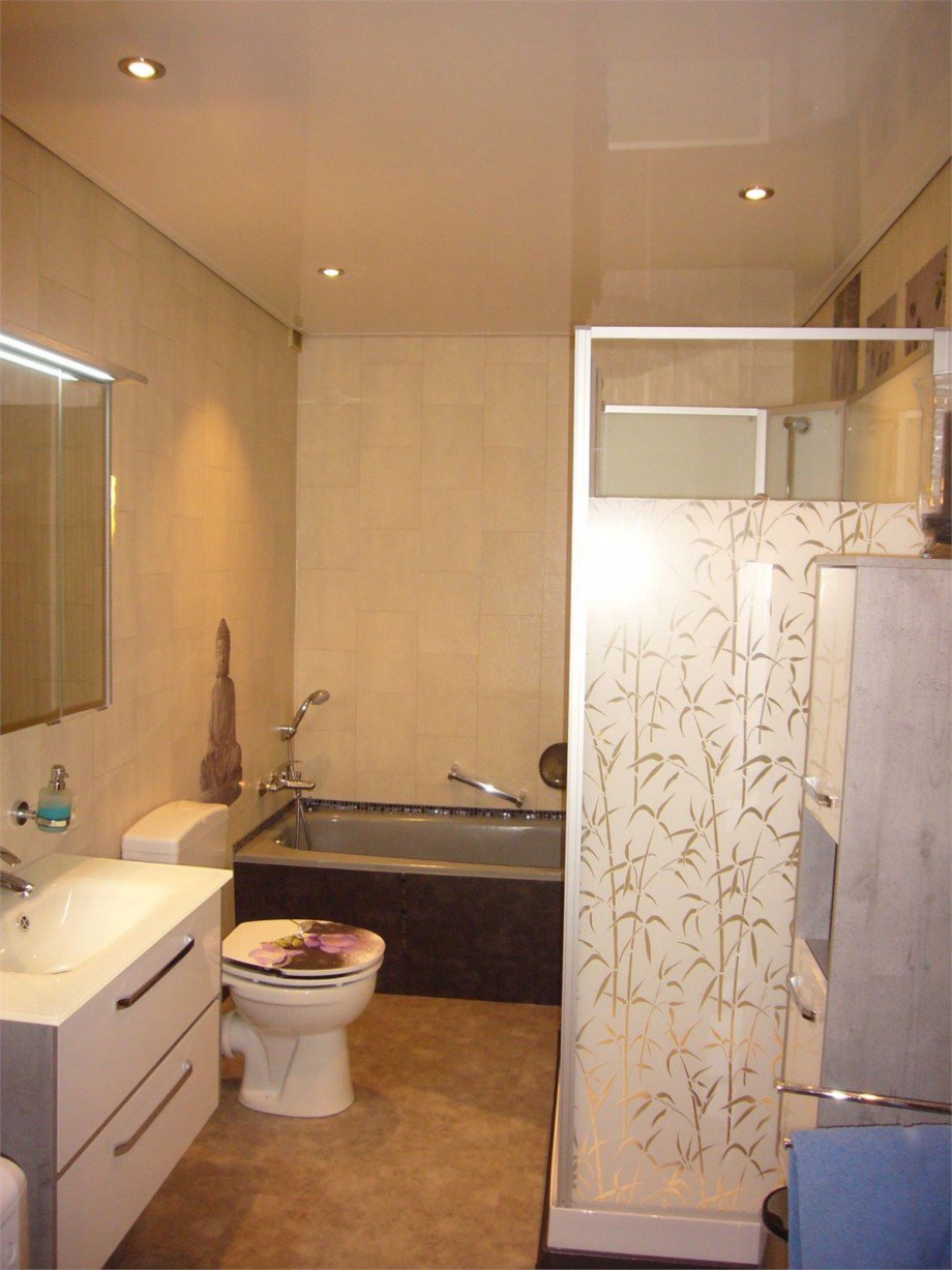 044 Badezimmer UG Zweifamilienhaus Nievern