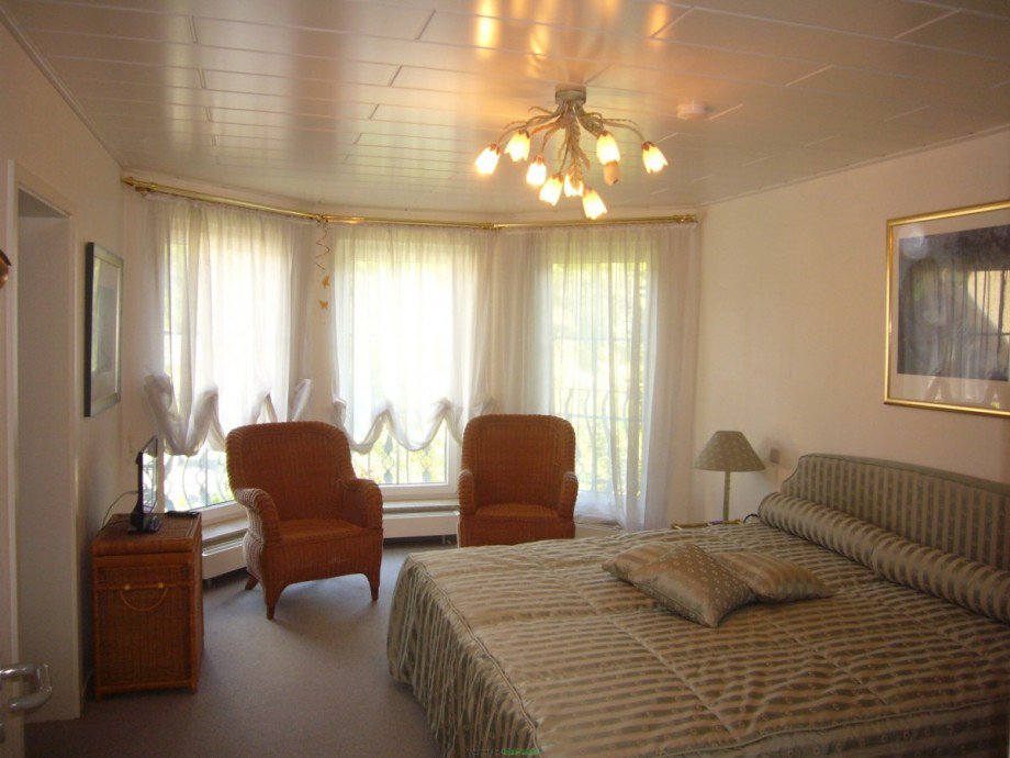 035 Schlafzimmer Einfamilienhaus Winningen