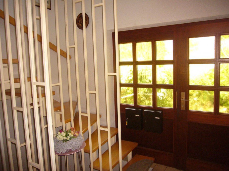 065 Eingangsbereich innen Etagenwohnung Lahnstein
