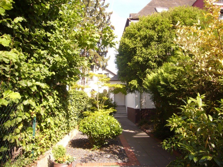 020 Eingangsbereich aussen Etagenwohnung Koblenz